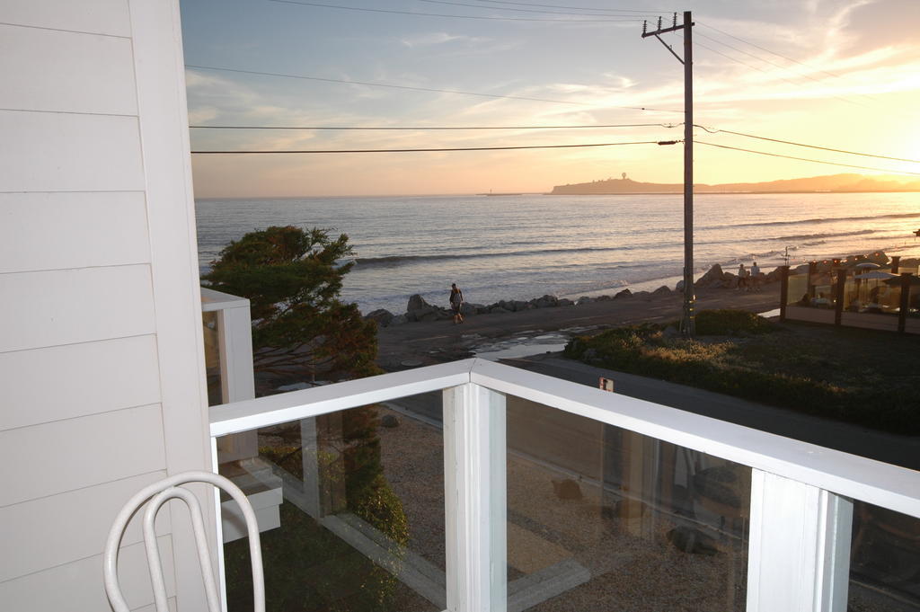 The Oceanfront Stay On Miramarbeach Hmb El Granada Стая снимка