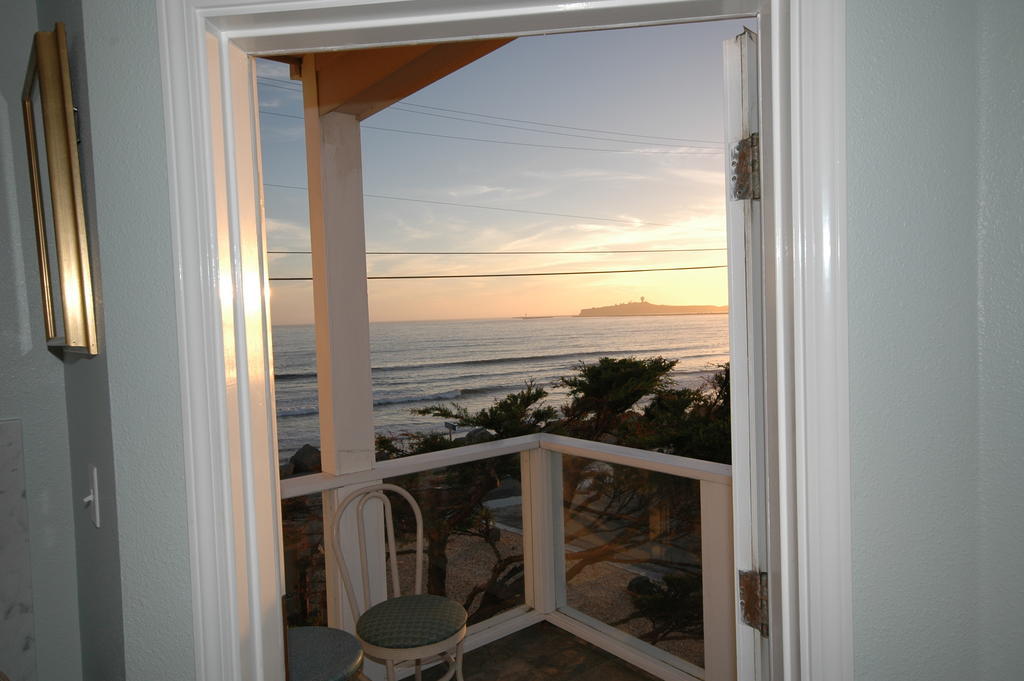 The Oceanfront Stay On Miramarbeach Hmb El Granada Стая снимка