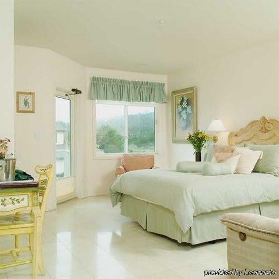 The Oceanfront Stay On Miramarbeach Hmb El Granada Стая снимка