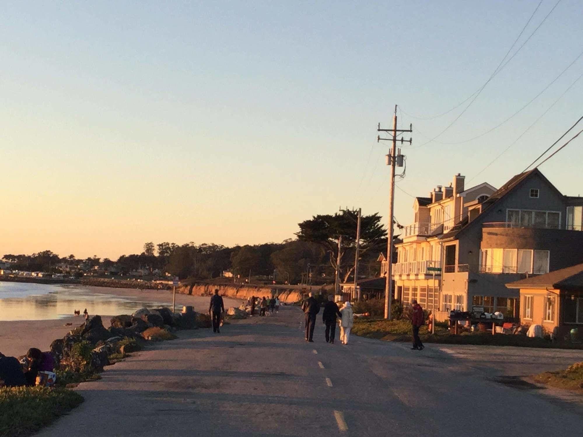 The Oceanfront Stay On Miramarbeach Hmb El Granada Екстериор снимка